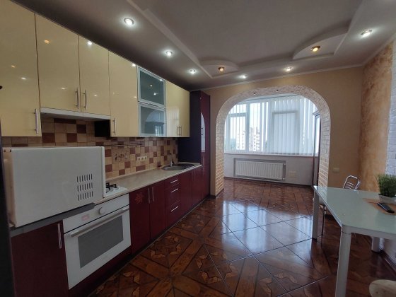 `Продам 1к. велику квартиру в нагірній частині, меблі, техніка, ремонт Кременчук