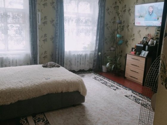 Обміняю 2-х кімнатну Сталінку, на Будинок в межах міста. Кременчуг