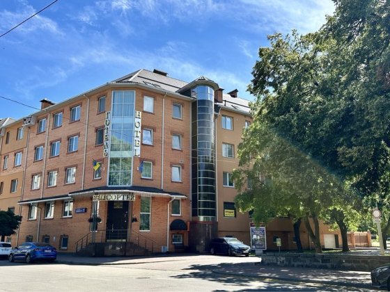 Продаж 4 кімн кв, центр міств, паркова зона, 159 кв м, паркінг Кременчук