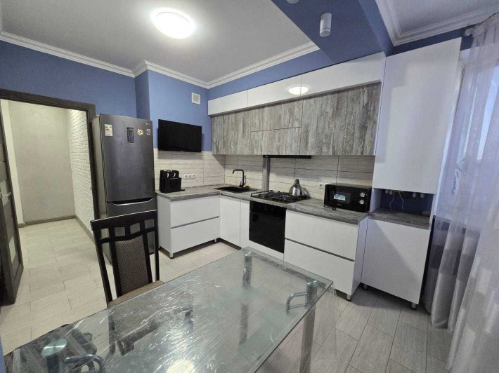 Продам двокімнатну квартиру з ремонтом!Все залишається!Поруч парк! - фото 1