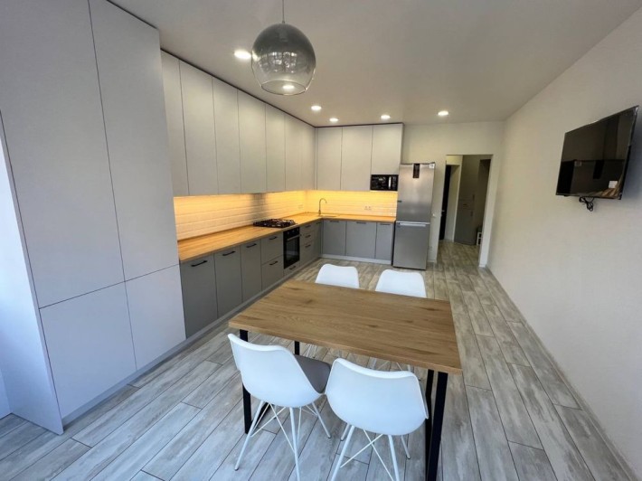 2-кімнатна квартира з ремонтом біля парку мами , Ірпінь - фото 1