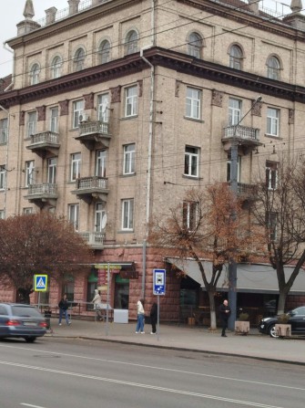 Продається ЕКСКЛЮЗИВНА 3кімнатна СТАЛІНКА в самому центрі міста - фото 1