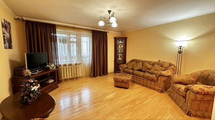 Продам 3-кімнатну квартиру - фото 1