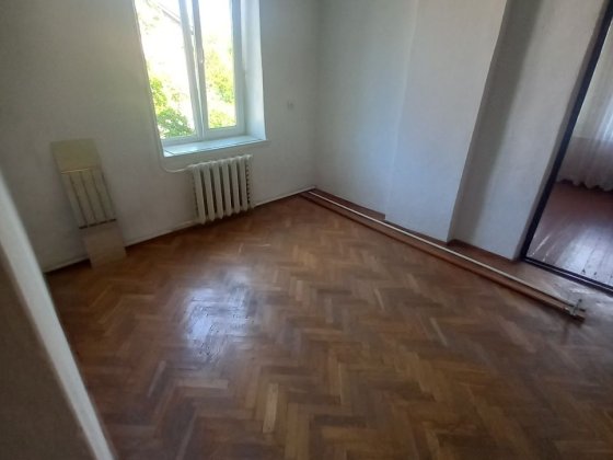 Продам  частину  2поверхового будинку з 3 -х кімнат або обміняю на 1кі Луцк