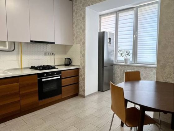 Однушка з сучасним ремонтом поруч з парком Ірпінь