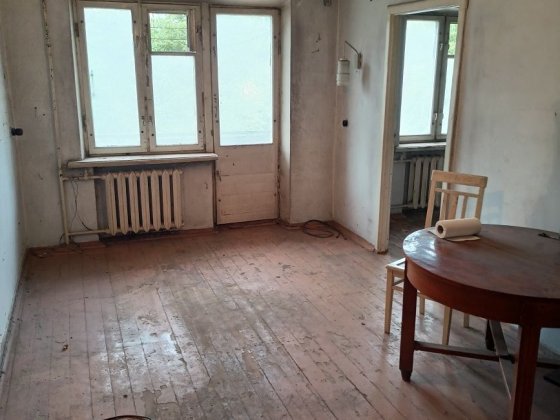 3-х кімнатна квартира під ремонт пр-т Металургів 9 3/5 поверх Кривой Рог