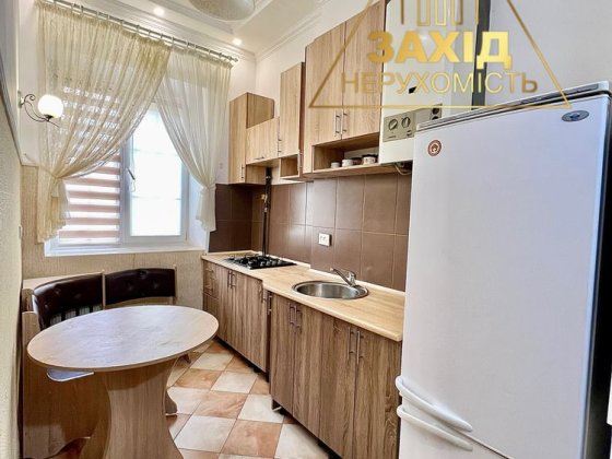 2 кімнатна у самому центрі, вул. Кривий Вал Луцк