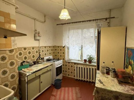 2к біля зупинки Бібліотека, 1 поверх, 48 м², 31 000$ Полтава