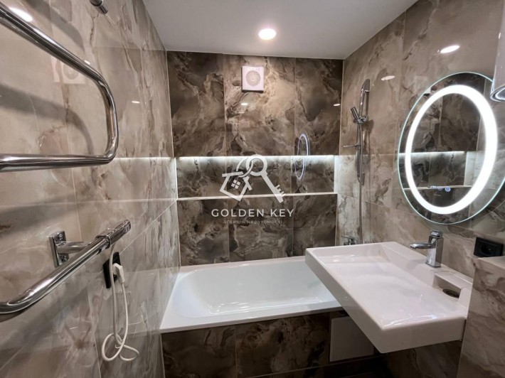 Продаж однокімнатної квартири, Восход. - фото 1