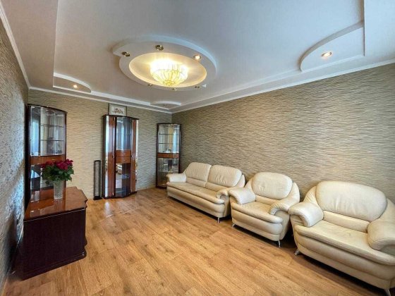 Продаж просторої 4 кімн. квартири на 2 Східному (2 Восточном) Кривой Рог