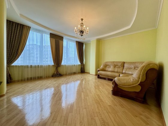 Продаж 4 кім. дворівневої квартири по вул. Чорновола Луцк