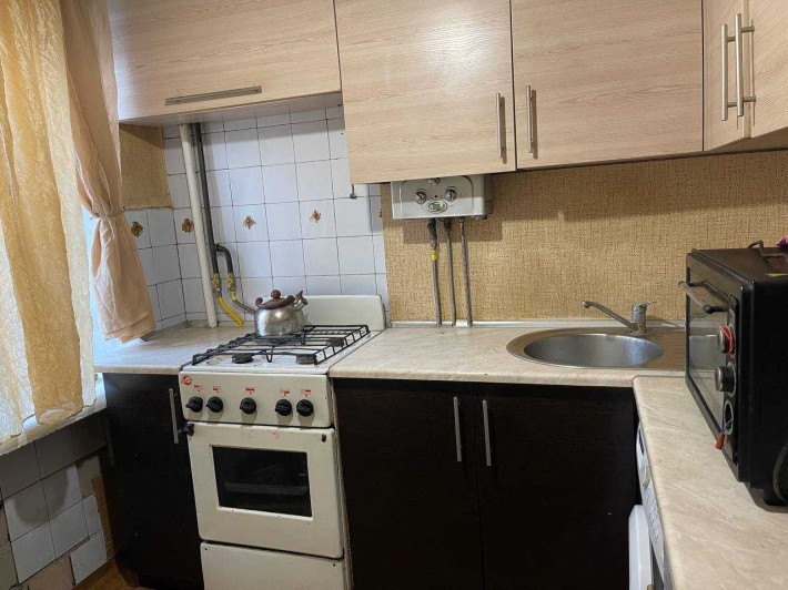 Продам 2-кімнатну квартиру в цегляному будинку. вул.Степана Бандери,42 - фото 1