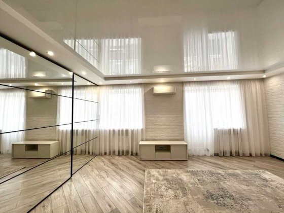 Сучасна 3-кімнатна квартира з ремонтом у ЖК “Беркут” (Відінська, 5в) Ровно