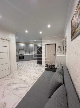 Продам ГАРНУ євро3к квартиру з ремонтом. 75м2. Газ. ЦЕНТРАЛЬНИЙ ПАРК. - фото 1