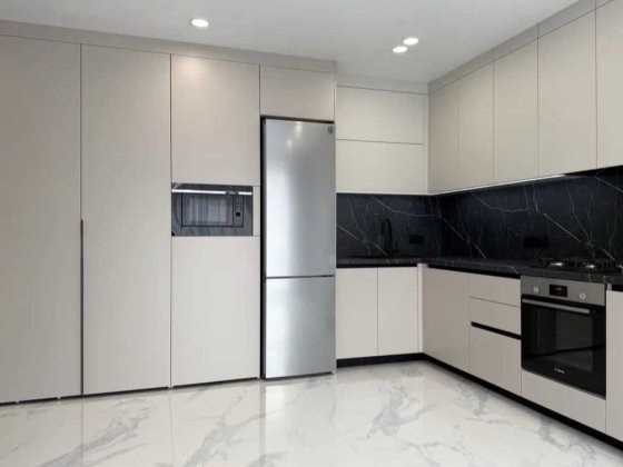 1-кімнатна на Щасливому.Нова.4-й поверх. З РЕМОНТОМ! Ровно