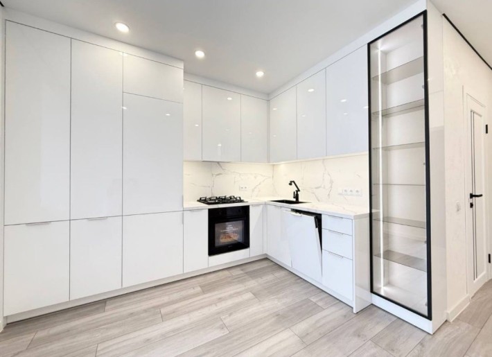 1-кімнатна ЖК,,На Щасливому " Нова.Укомплектована повністю! - фото 1