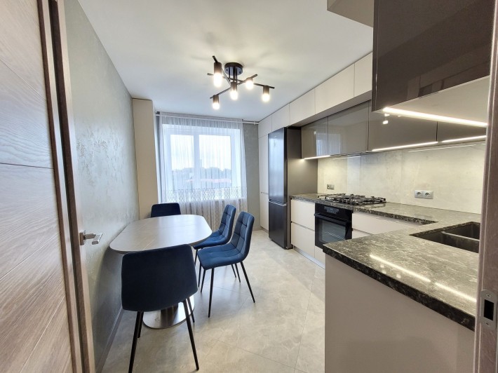 3к.Новобуд! Арцеулова! 5/10ц, 77м2, Авт.оп!, 130000уо! - фото 1