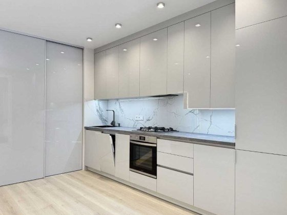 1-кімнатна ЖК,,На Щасливому "46м кв. З гардеробною! Ровно