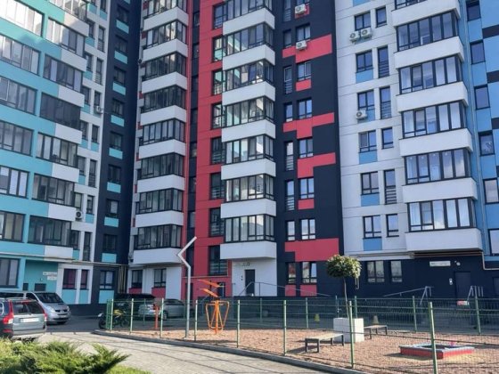 Продам 3-х кімнатну квартиру в новобудові центр міста Ровно