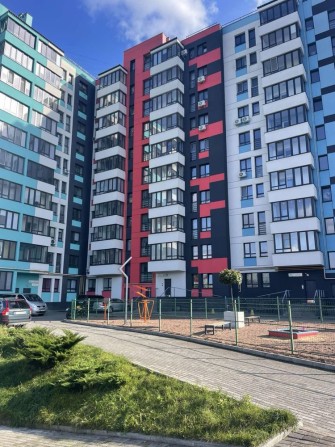 Продам 3-х кімнатну квартиру в новобудові центр міста - фото 1