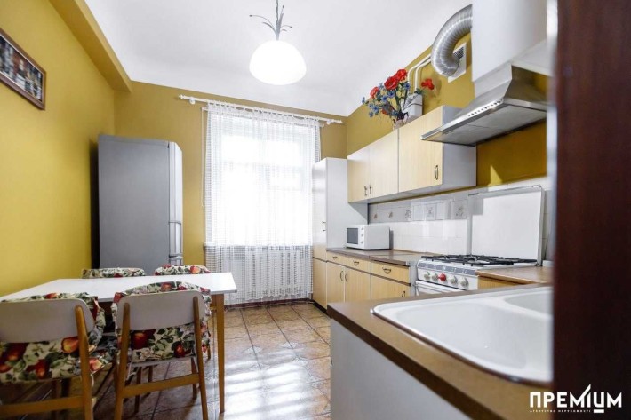 Продаж 2-х кімнатної сталінки в самому центрі міста - фото 1