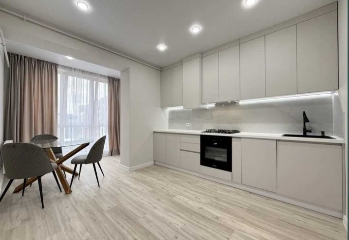 1-кімнатна на Щасливому.Нова,сучасна. Укомплектована всім! - фото 1