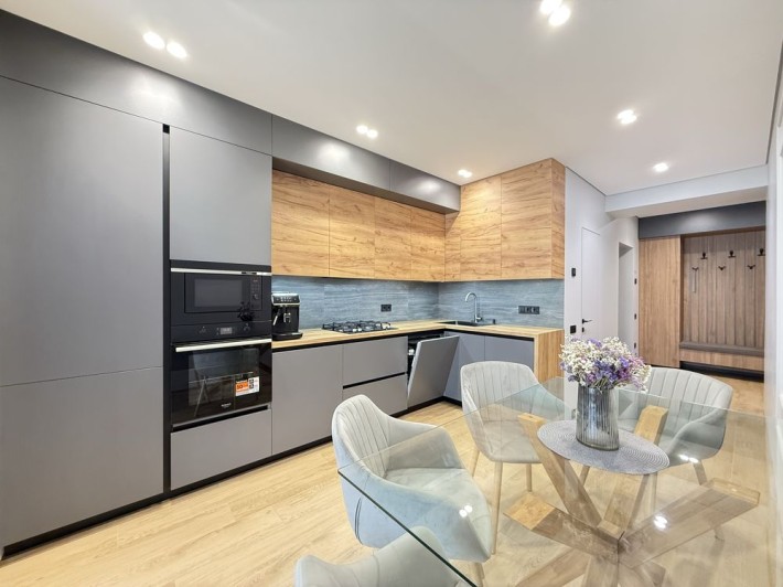 3-Кімнатна 92 кв.м. «На Щасливому» Нова! Сучасна! Якісний Ремонт! - фото 1