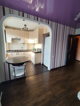 2-кімн квартира з ремонтом, меблі і техніка! Кондратьєва - фото 1