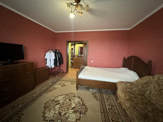 Простора 1-кімнатна квартира з ремонтом та меблями Суми