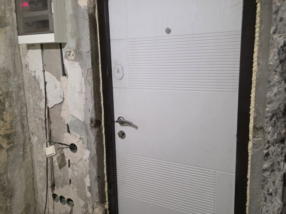 продам 1-но кімнатну квартиру 1/5 Петра Калнишевського 19А Кривий Ріг