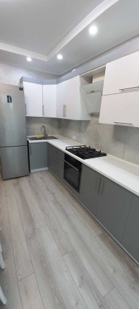 V Продається світла 1-кімнатна квартира в цегляній новобудові - фото 1