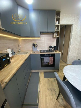 Продаж 2 к квартири біля Атріуму - фото 1