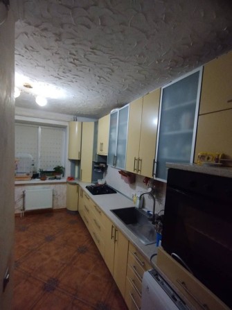 Увага ! Продаж розкішної 3к в центрі з капремонтом та меблями і А/О !! - фото 1