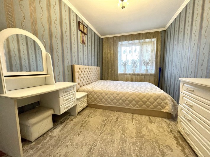 3 кімнатна з автономним опаленням біля центру! - фото 1