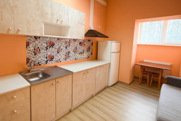 Продам житловий цоколь в центрі Ірпеня, вул.Тищенко - фото 1