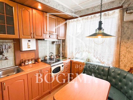 Трикімнатна в цегляному будинку, 60м2 Ровно