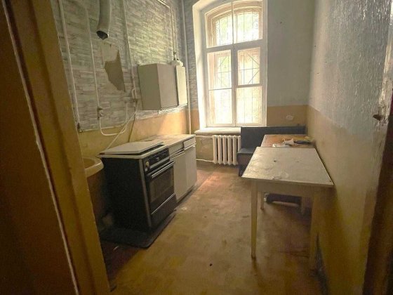 $$ Продам квартиру під ремонт або під комерцію, р-н Пивзавод Рівне