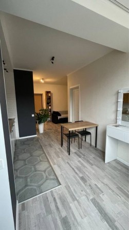 Сучасна квартира з ремонтом і газом у зручній локації - фото 1