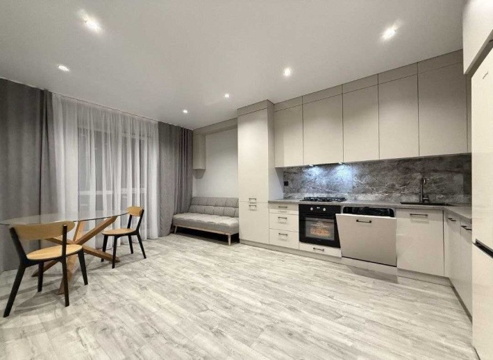 1-Кімнатна «На Щасливому» з Ремонтом! - фото 1