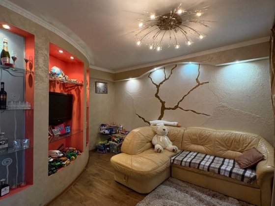 Дворівнева квартира в самому центрі з виглядом на парк Ровно