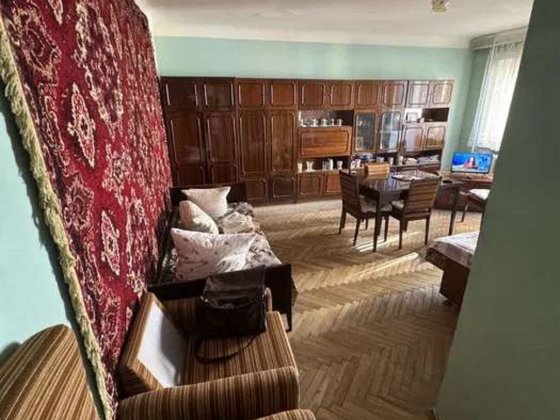 Продається 3-кімнатна квартира на вул.Слов'янська, 28 Київ