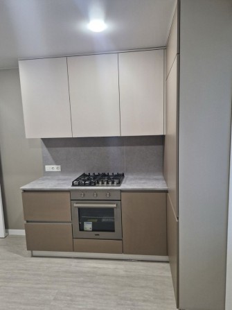 Продам 1-но кімн.квартиру, 6/10 цегла. Центральна частина міста! - фото 1