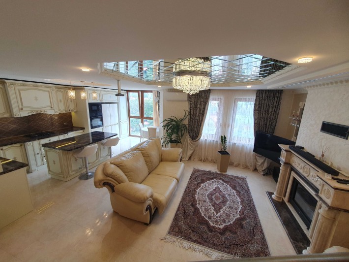 Продається прекрасна квартира поряд з озером - фото 1