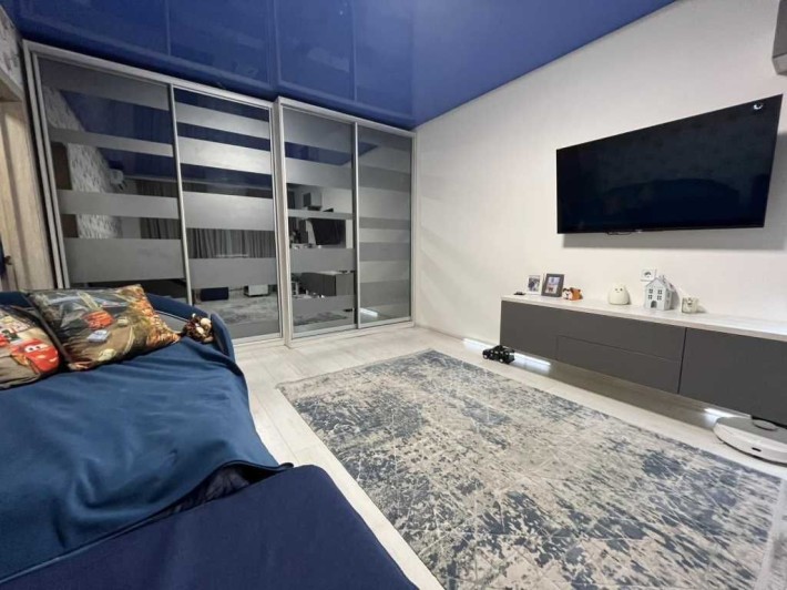 Продам квартиру в новобудові з ремонтом - фото 1