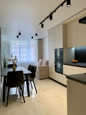 3 к .Нова стильна квартира з окремою кухнею-студіо  2 пов,74м2, - фото 1