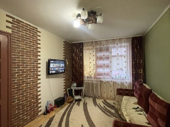 Терміново . Трикімнатна квартира з ремонтом(!) Ровно