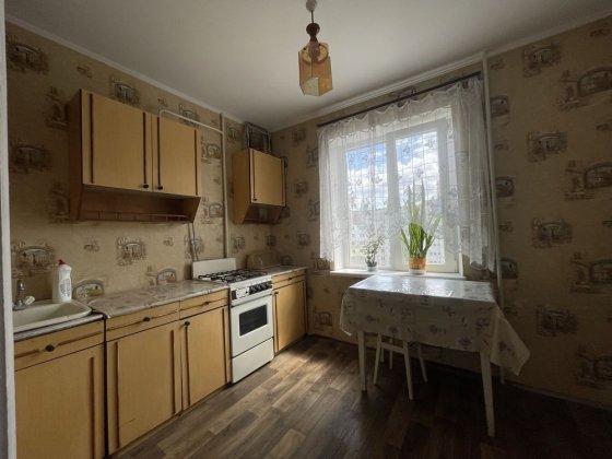 Однокімнатна квартира на середньому поверсі Рівне