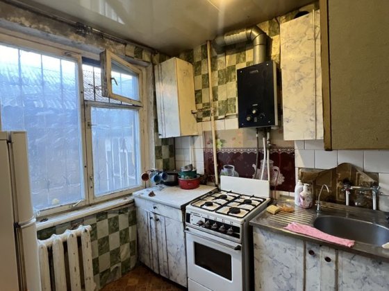 Продам 2 кімнатну квартиру по вулиці Вадима Гурова 31б Кривой Рог