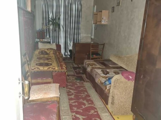 Продам 3к квартиру на Подолі, 2й поверх цегляного будинку Полтава