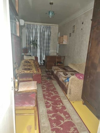 Продам 3к квартиру на Подолі, 2й поверх цегляного будинку - фото 1